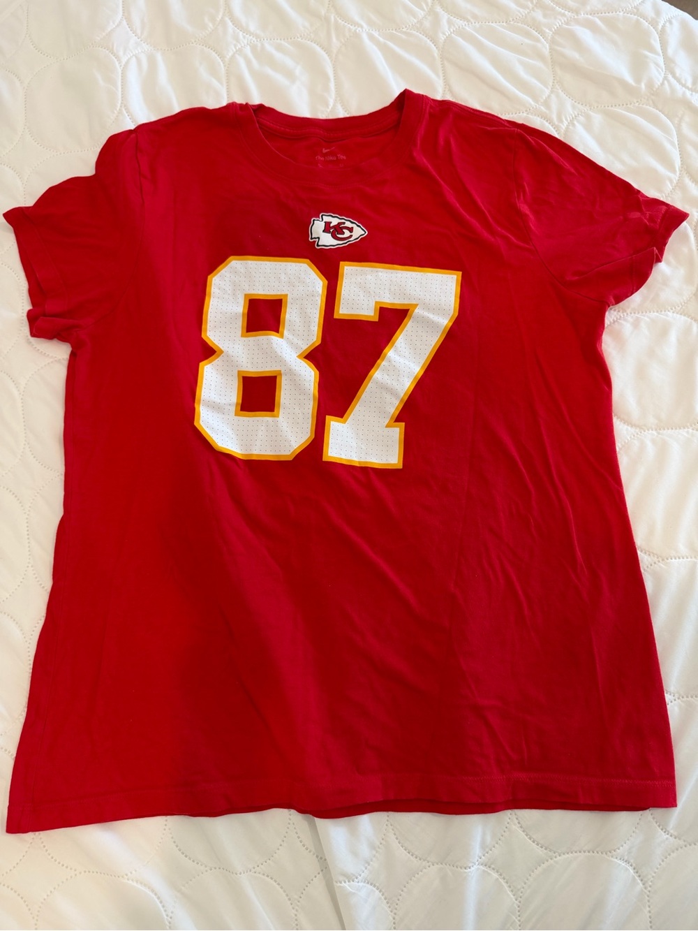 Nike Red The Nike Tee with Swoosh